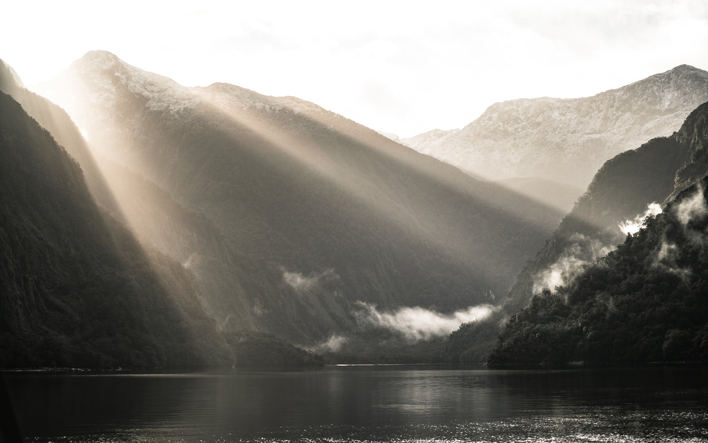 Mountain landscape of Dusky Sound in Fiordland, reflecting Dusky's philosophy of clean hydration, endurance and adventure. 